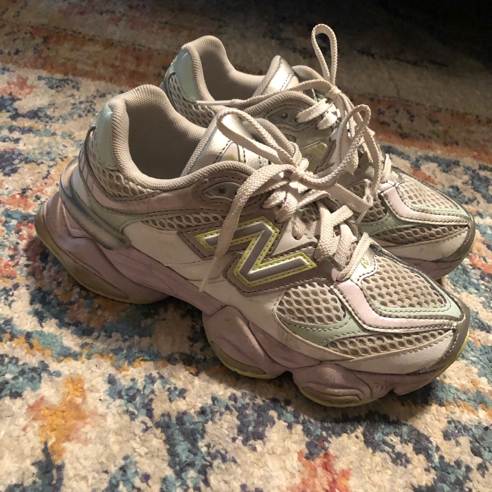 New Balance 9060